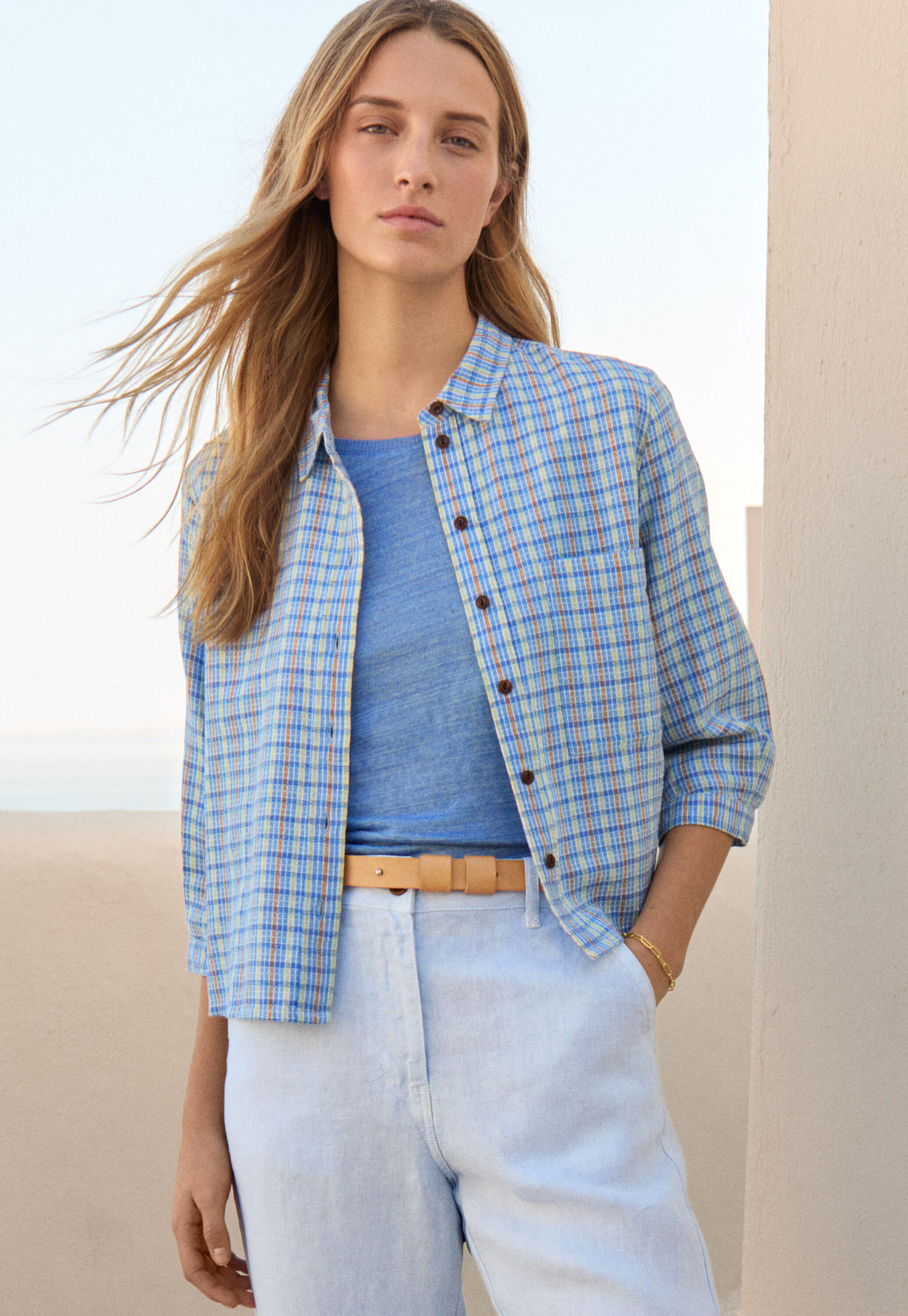 Bluse mit eingewebtem Kreuzmuster