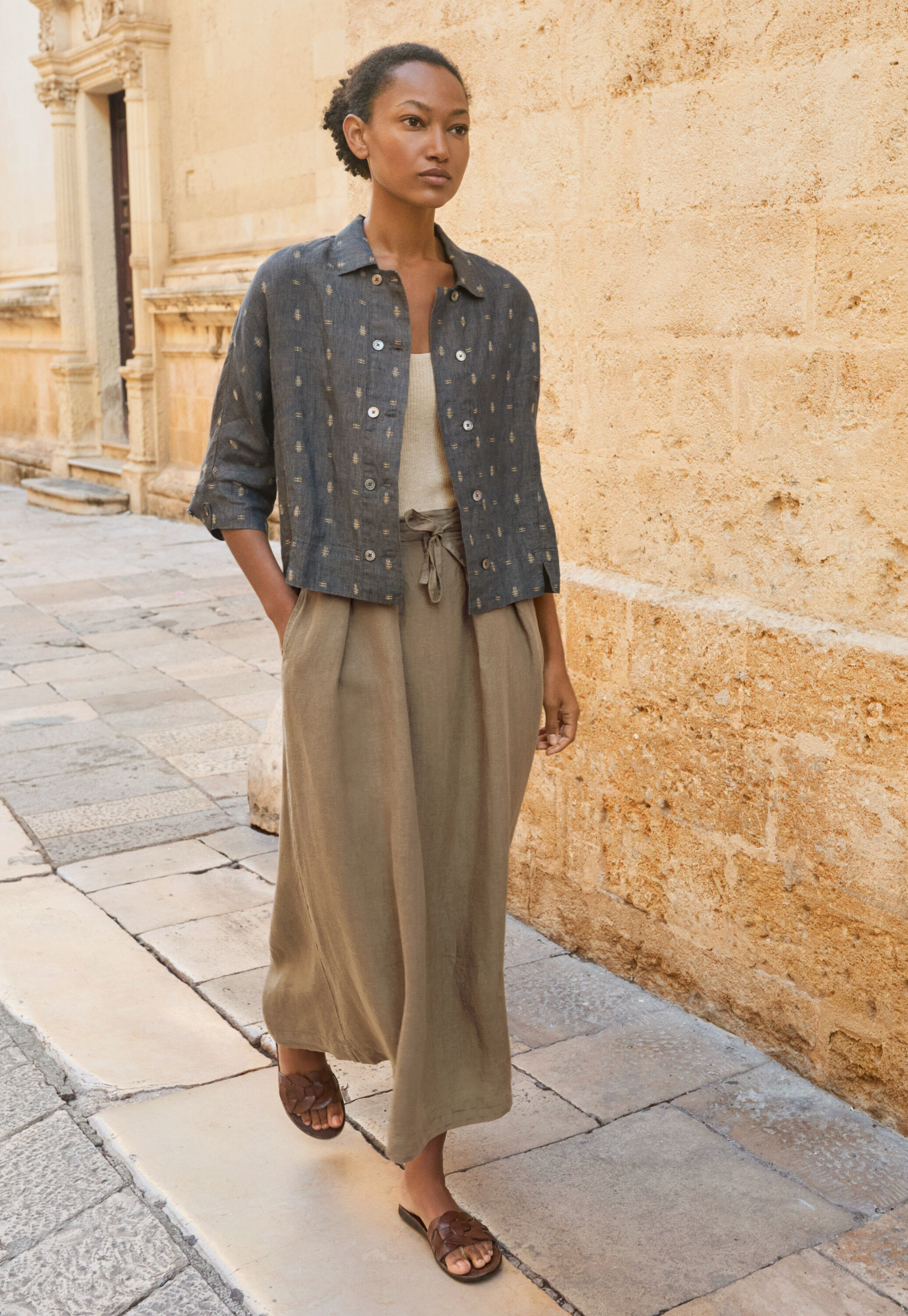 Bluse mit eingewebtem Kreuzmuster