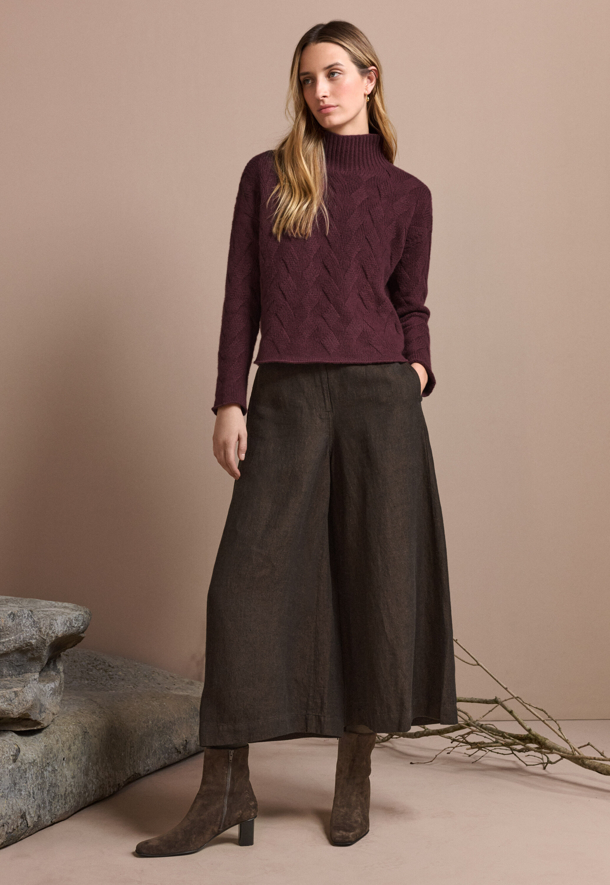 Bluse mit eingewebtem Kreuzmuster