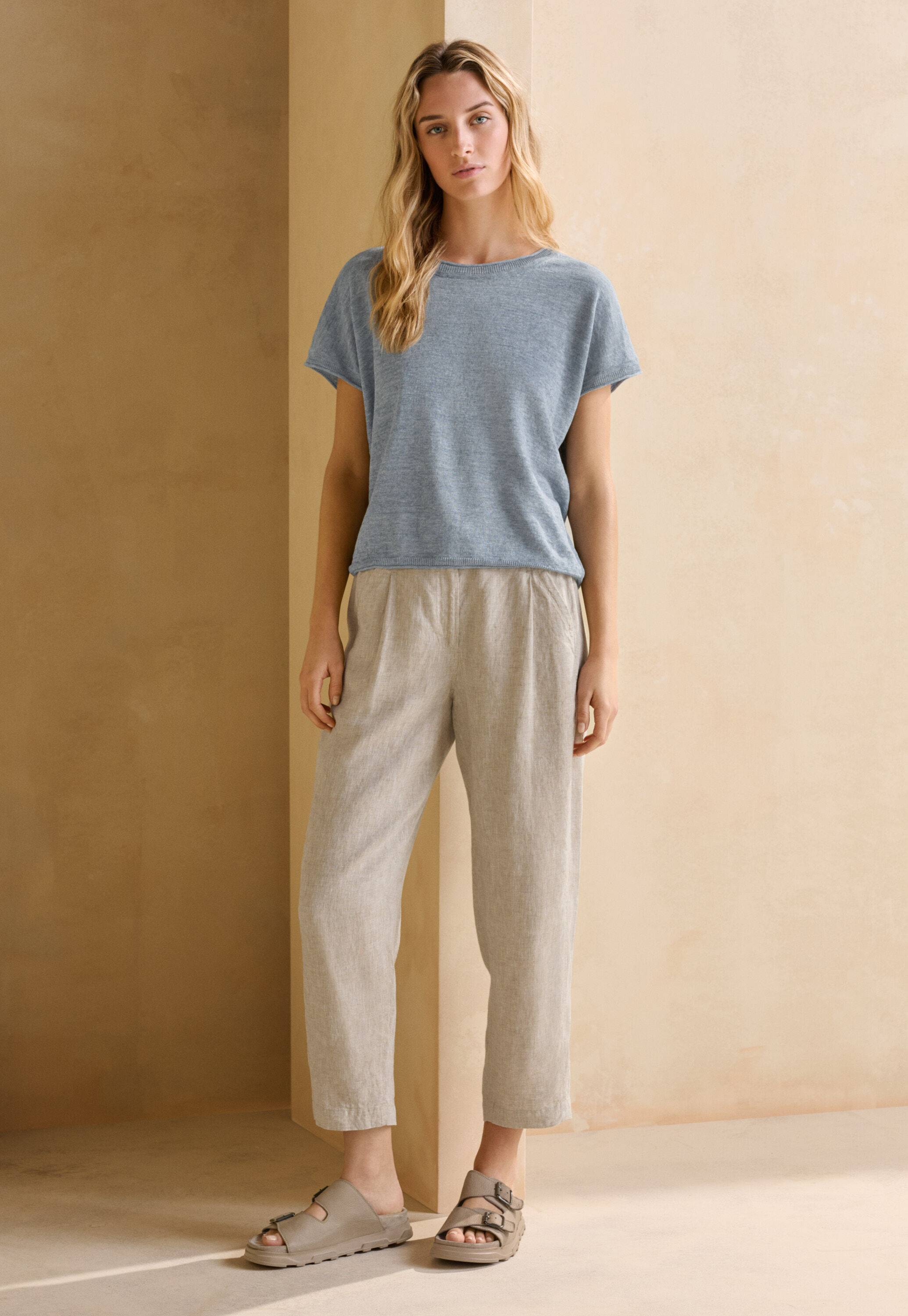 Bluse mit eingewebtem Kreuzmuster