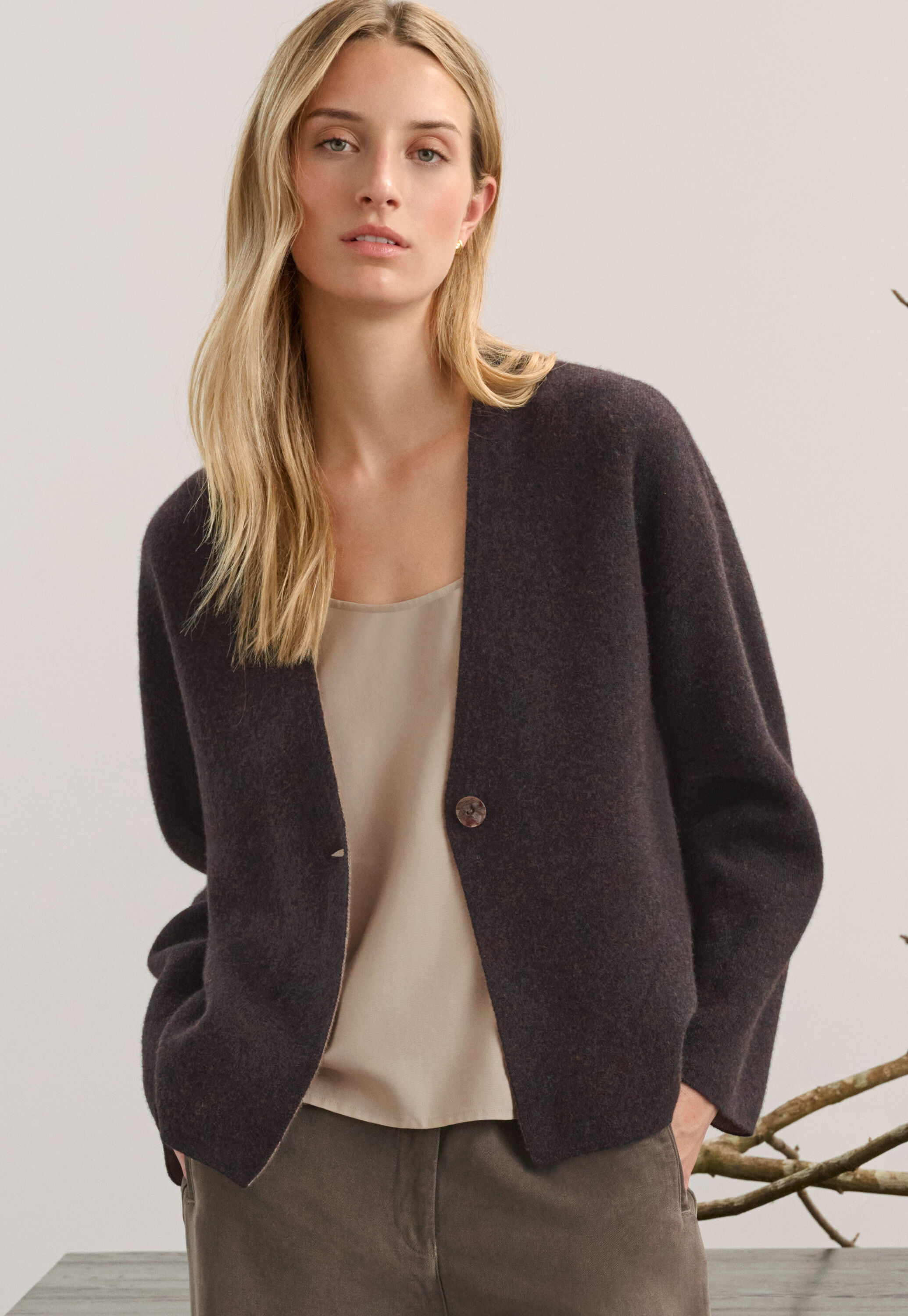 Durchgekn&ouml;pfter Pullover