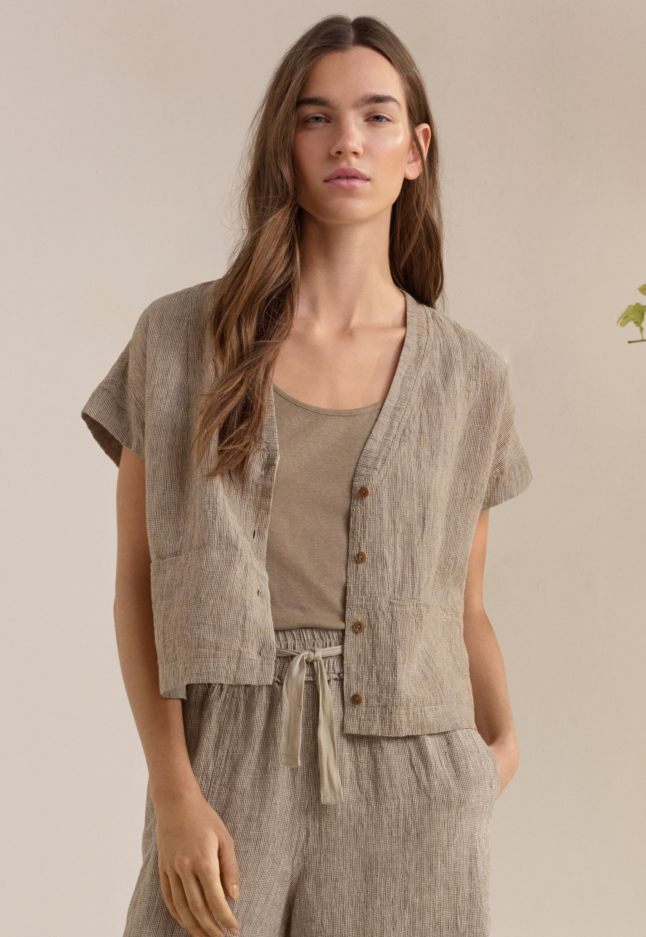 Bluse mit eingewebtem Kreuzmuster