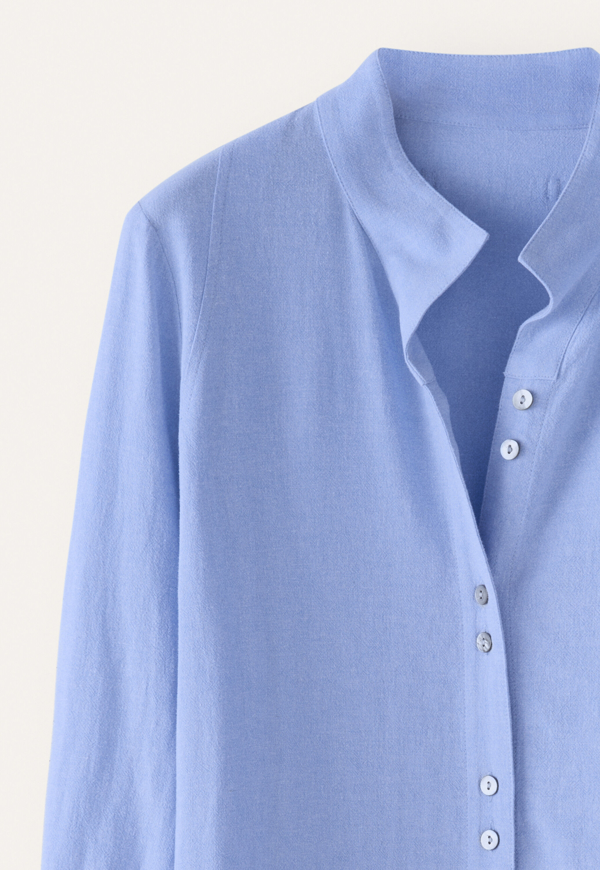 Bluse mit Trichterkragen