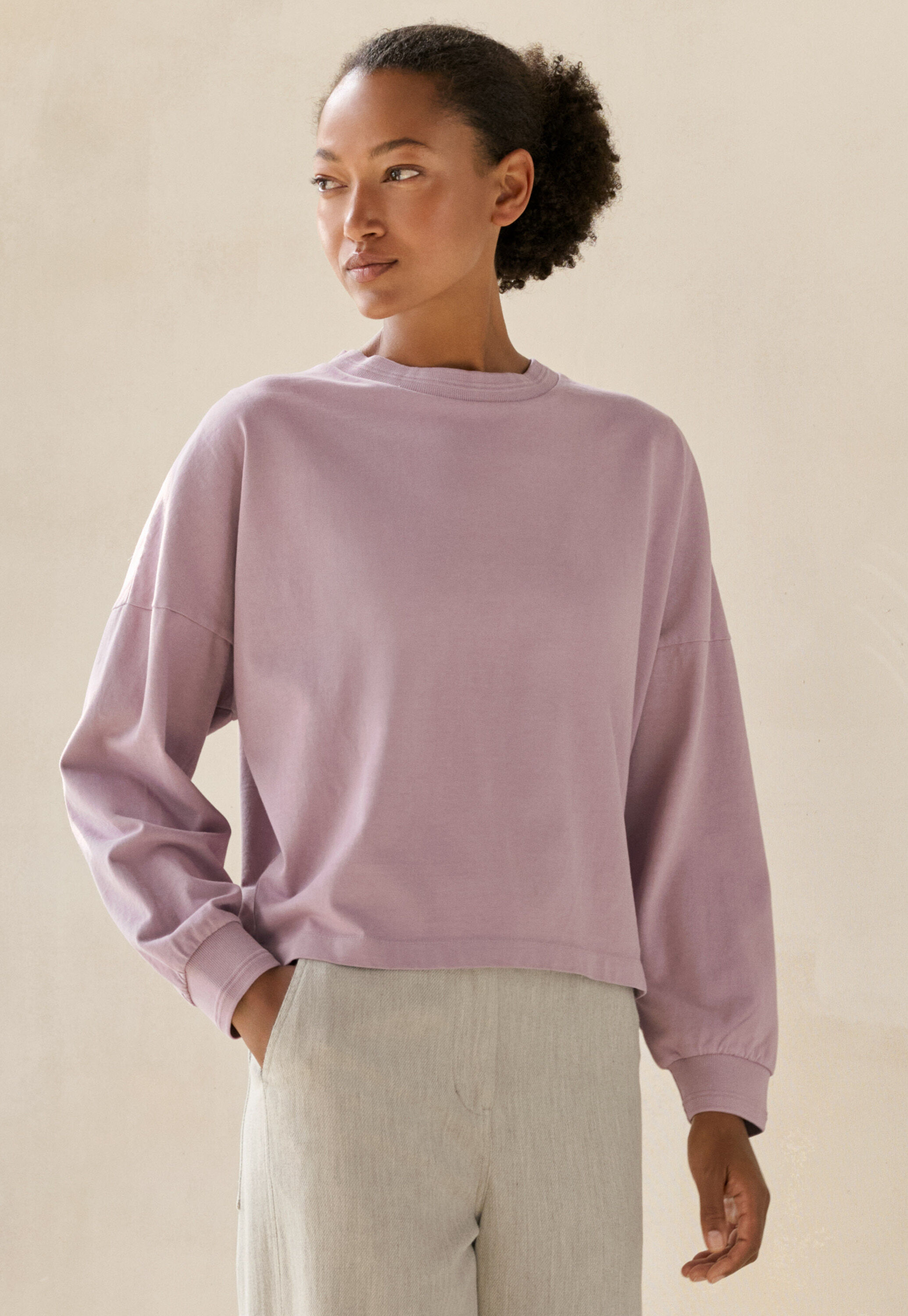 Bluse mit geschwungenen &Auml;rmeln