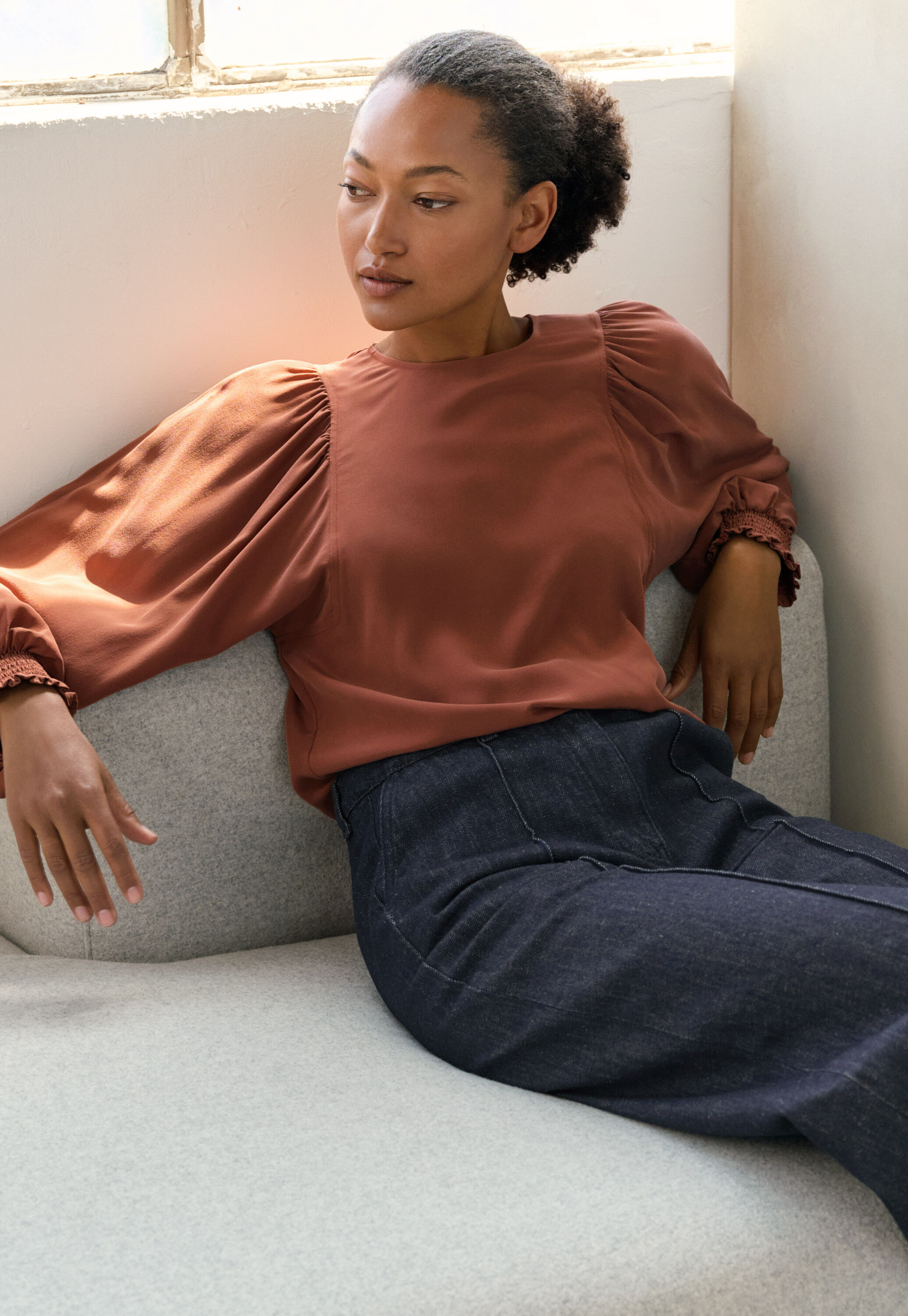 Bluse mit geschwungenen &Auml;rmeln