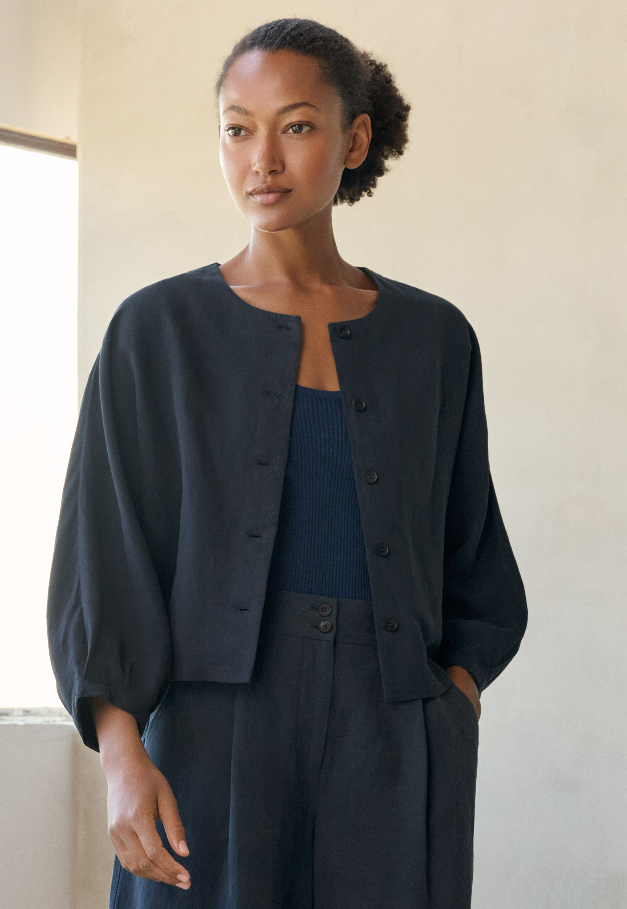 Bluse mit geschwungenen &Auml;rmeln