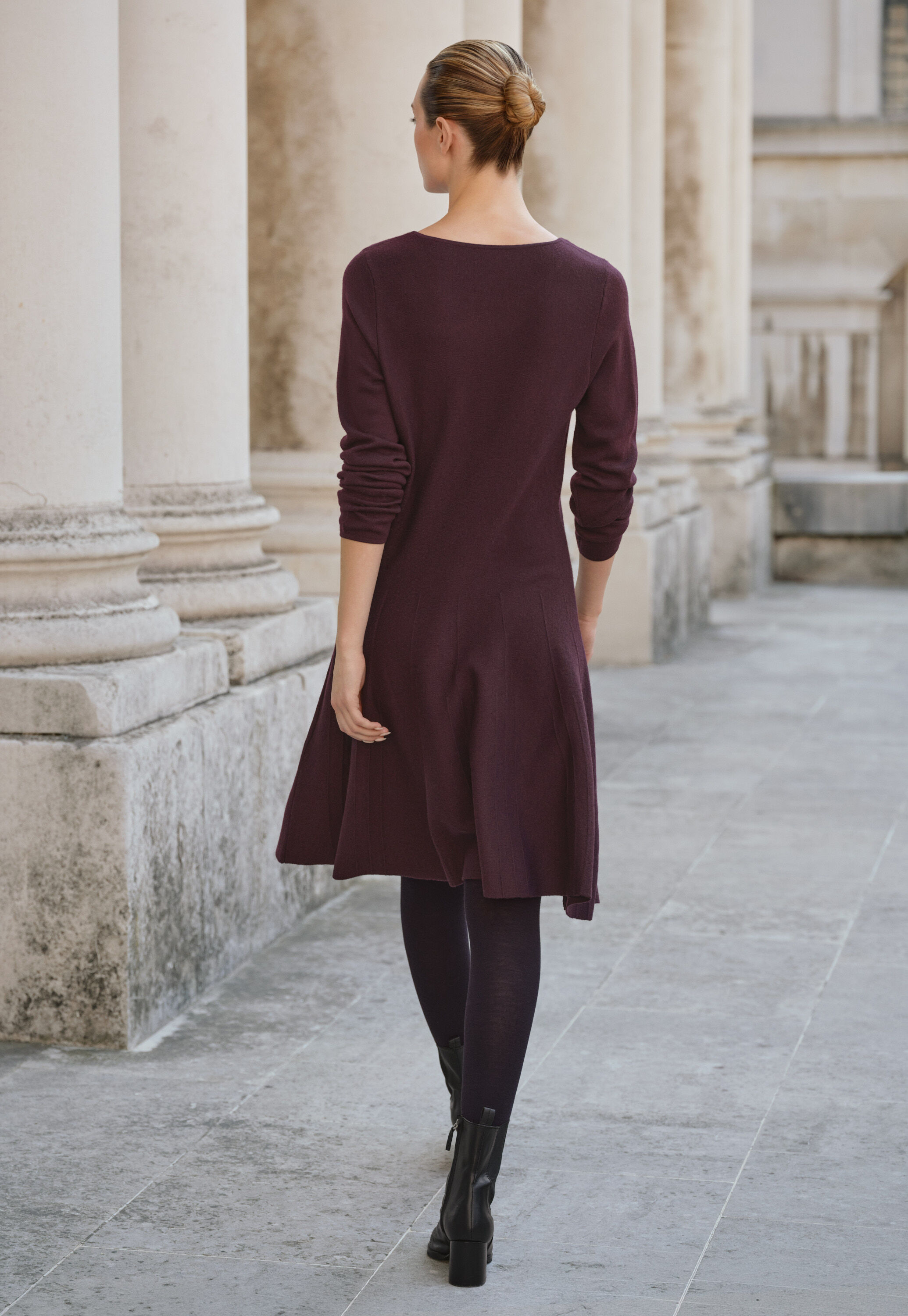 Ausgestelltes Strickkleid, Aubergine, large