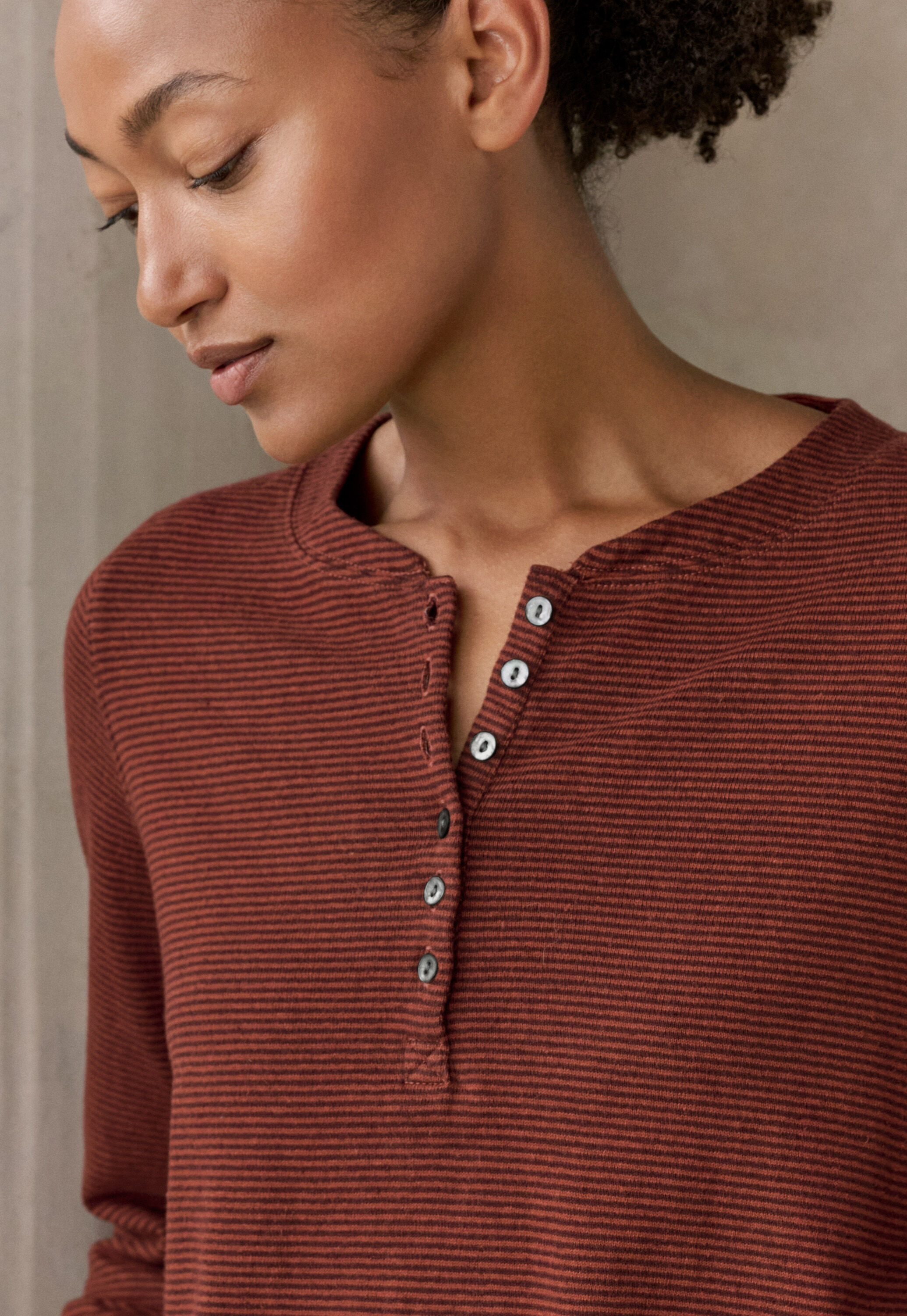 Ripppullover mit Rundhalsausschnitt