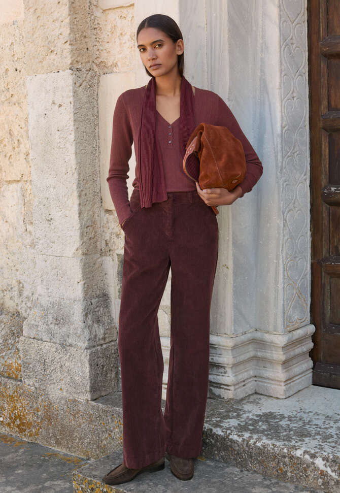Ripppullover mit V-Ausschnitt, Weinrot, completeTheLook