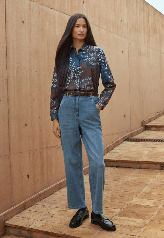 Indigo-gef&auml;rbte, k&uuml;rzere Jeans, Blasse Waschung, completeTheLook