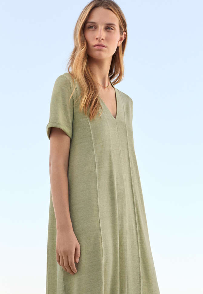 Kleid mit V-Ausschnitt und Eins&auml;tzen, Gewaschenes Salbeigr&uuml;n, completeTheLook