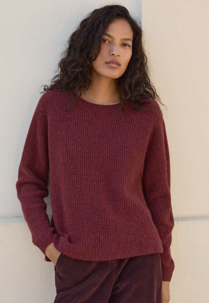 Gerippter Pullover mit Rundhalsausschnitt, Cranberry, completeTheLook