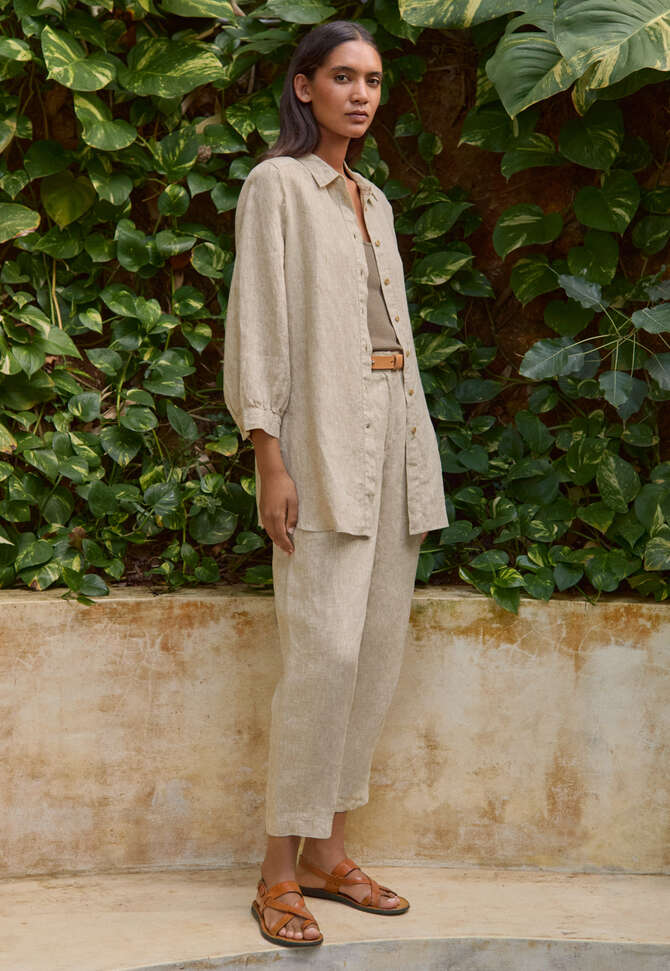Bluse mit tiefen Seitenschlitzen, Natur, completeTheLook