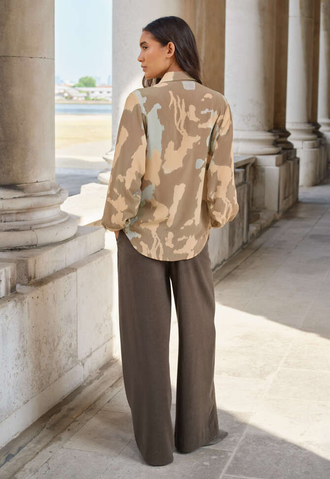 Bedruckte Bluse mit Falten, Taupe/Sand, completeTheLook