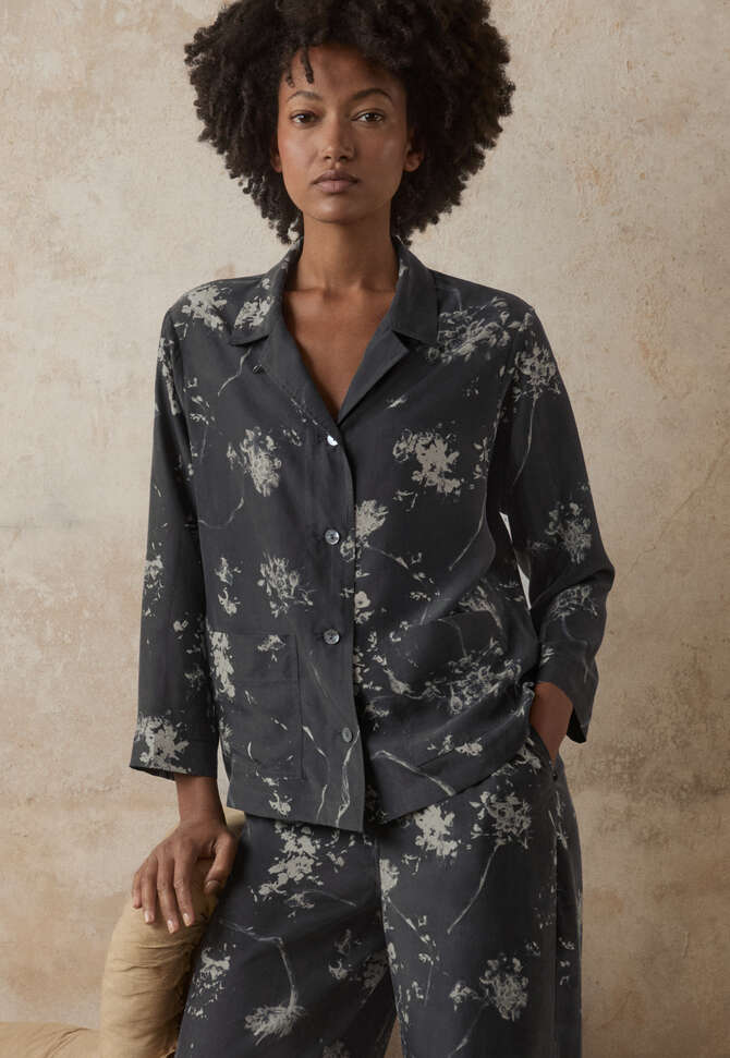 Bedruckter Seidenpyjama, Zartes Mitternacht, completeTheLook