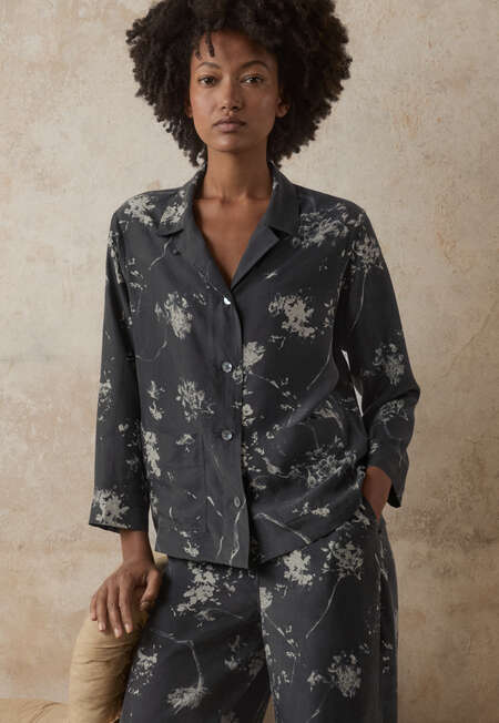 Bedruckter Seidenpyjama, Zartes Mitternacht, completeTheLook