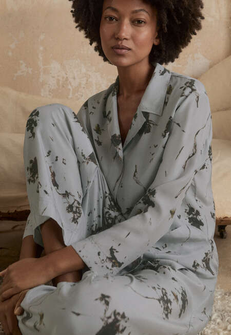 Bedruckter Seidenpyjama, Nerzgrau, completeTheLook