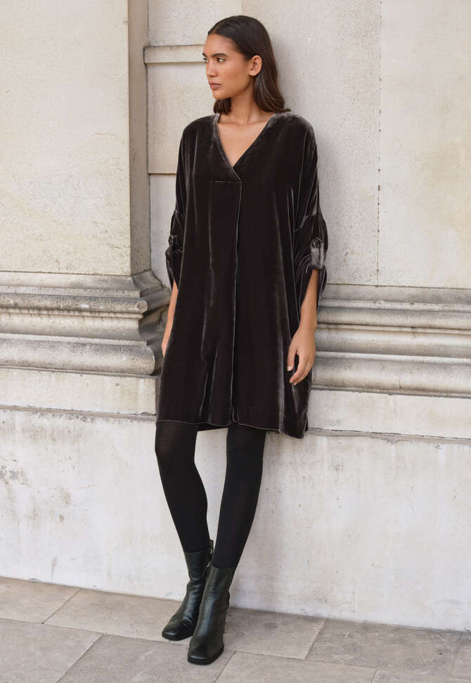 Samtkleid mit V-Ausschnitt, Dunkle Maulbeere, completeTheLook