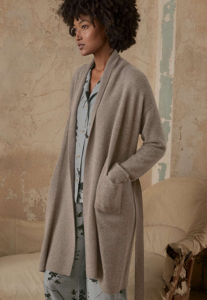 Gestrickter Morgenmantel, Zartes Taupe, completeTheLook