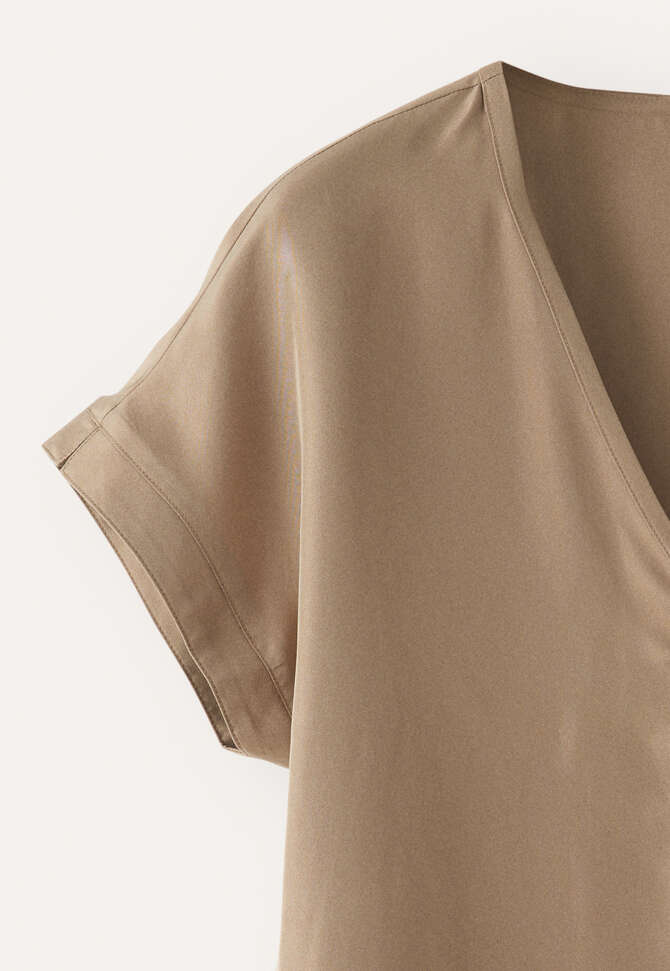Oberteil mit V-Ausschnitt, Warmes Taupe, completeTheLook